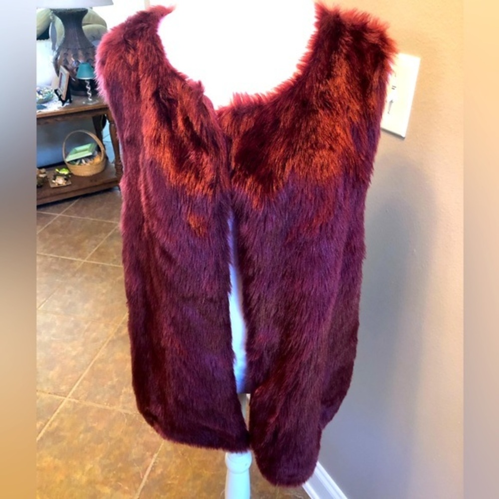 Wine Faux Fur Open Vest Cardigan Size Small by Signature Studio